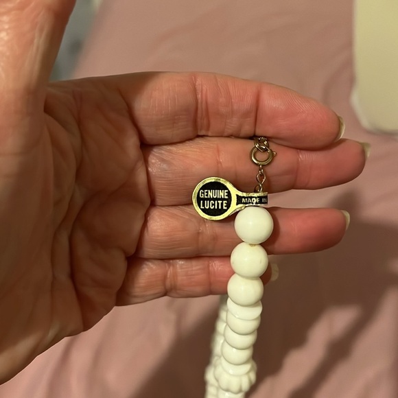 Vintage genuine Lucite melon beads with gold beads. - Picture 2 of 3